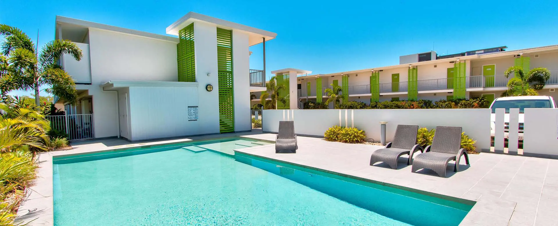 Mackay Oceanside Central property exterior