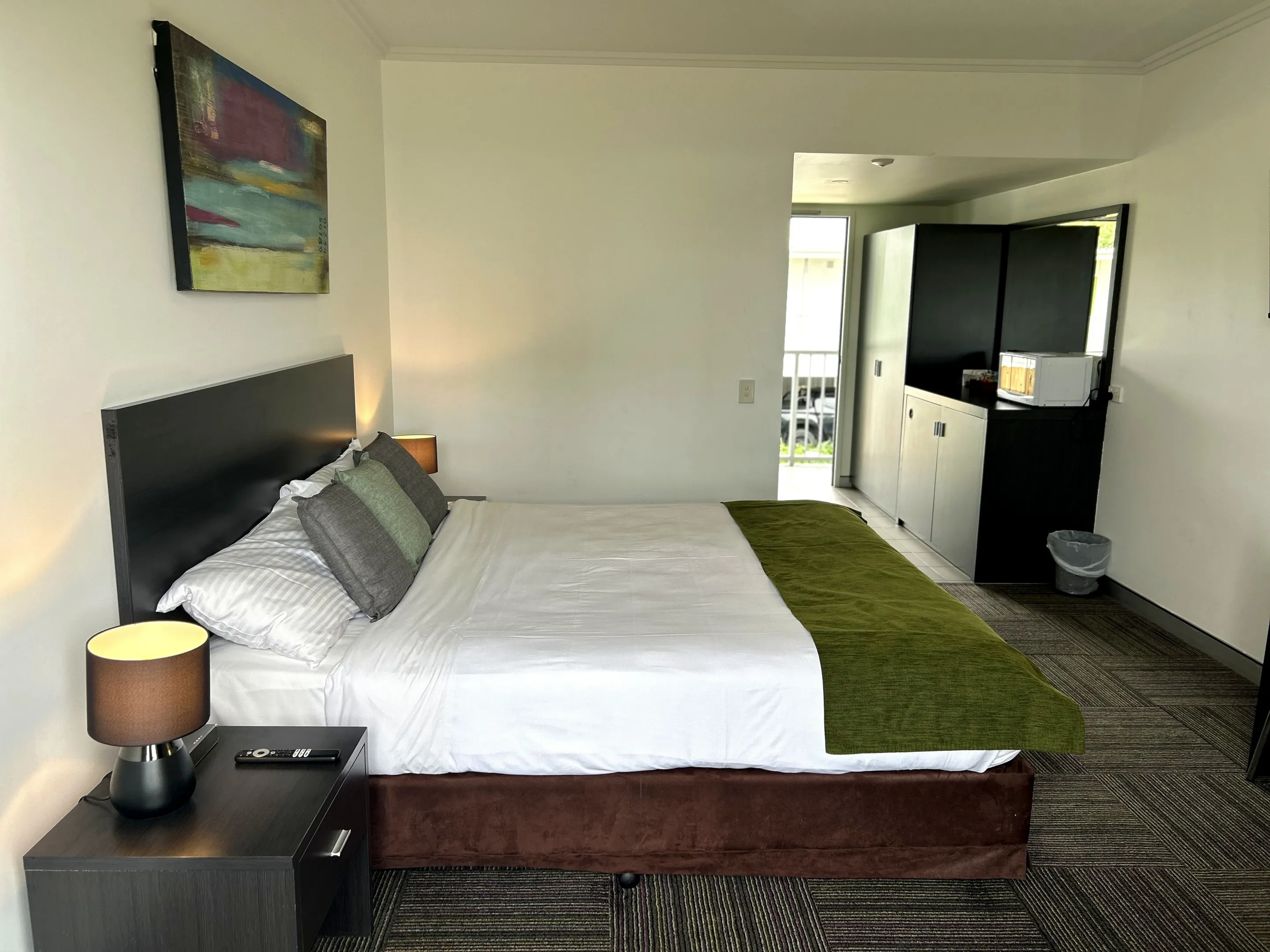 Mackay Oceanside Central rooms and facilities